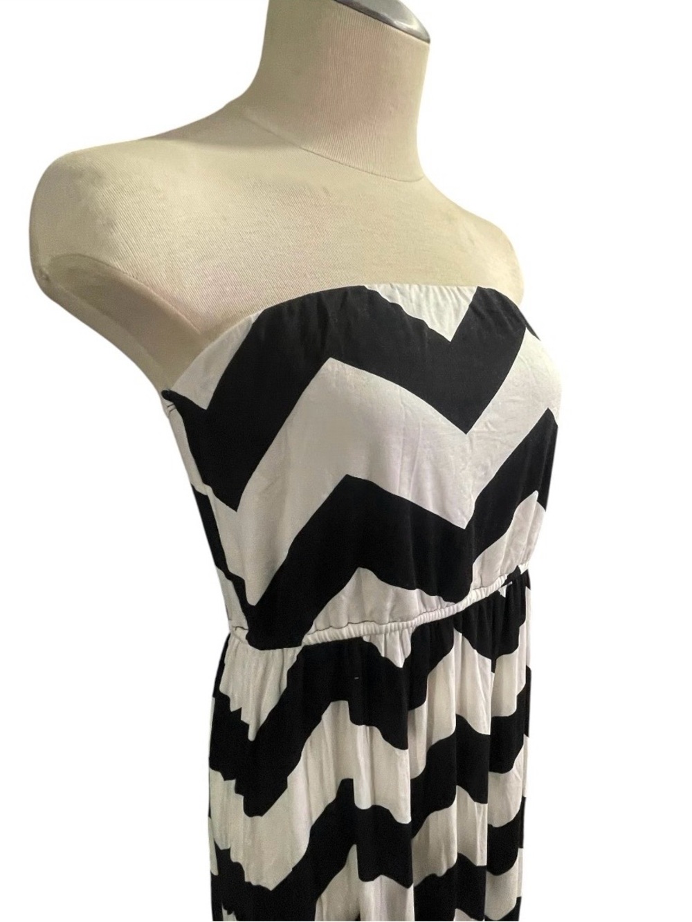 Forever 21 Maxi Strapless Dress Black & White Striped Chevron - Cottage Prep